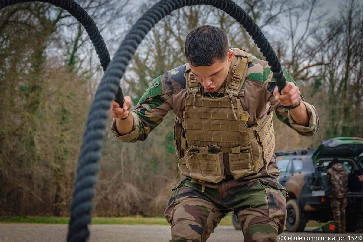 armeedeTerre's tweet photo. 🗳 Élisez votre #PhotoDeLaSemaine !

1️⃣ #Aguerrissement mise en situation de fatigue avant séance de tir @152eRI
2️⃣ #ColdResponse22 posture contact avec #13BCA
3️⃣ #MatosTerre tir missile MMP @1er_ri &amp; @3eHussards 🇳🇴
4️⃣ #Sentinelle entraînement opérationnel en France🇫🇷

👇 Votez ! https://t.co/QA4LZ2aRKK