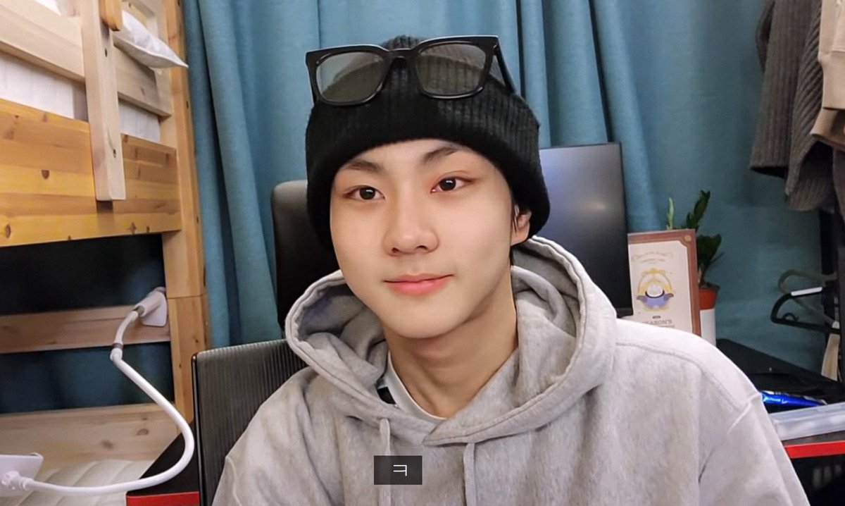 focaljungwon's tweet photo. 🕶 #정원 #JUNGWON https://t.co/DdGUGTx4sG