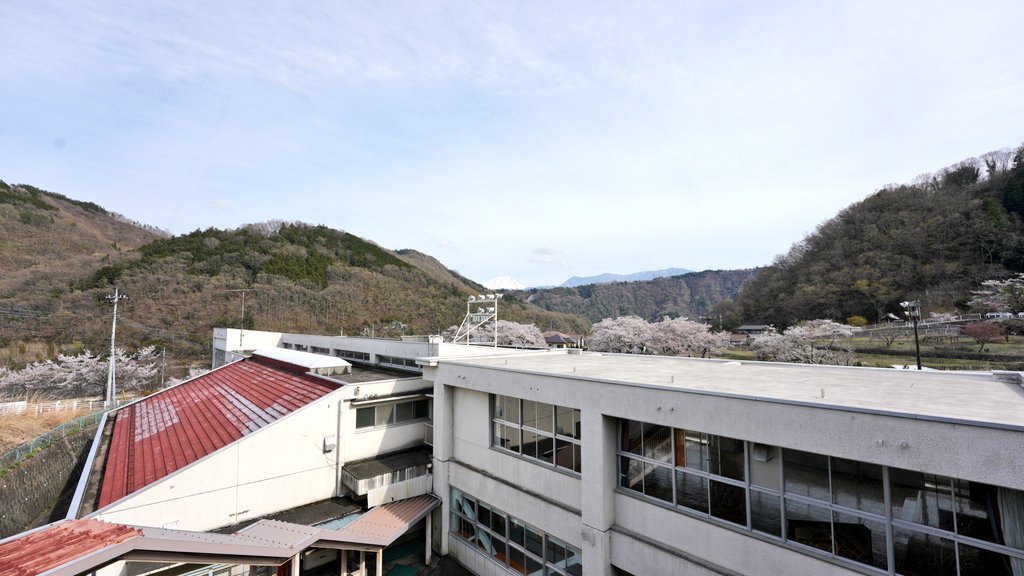 417solo_camp's tweet photo. 映画ゆるキャン△ 犬山あおい
キービジュアル場所

鰍沢中部小学校跡 https://t.co/S2g70E5rjM