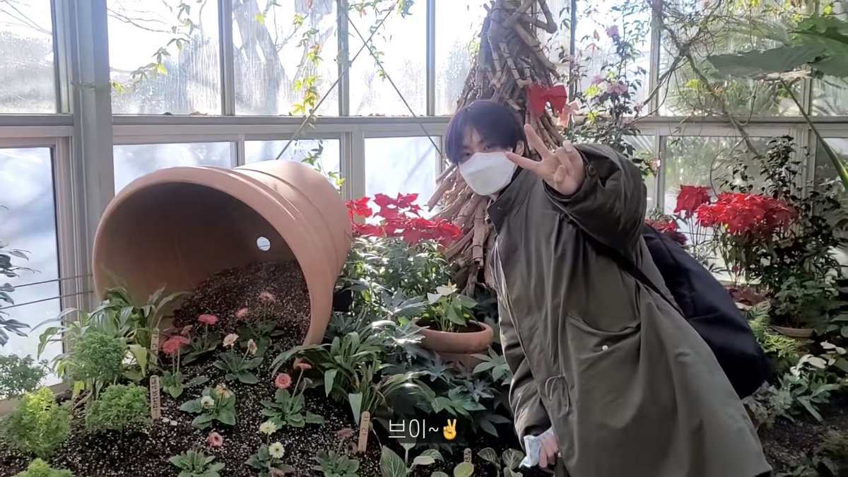 a fairy in the garden 🧚‍♂️🪴