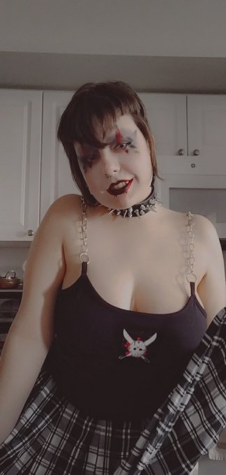 Hii piggies! Like the new shirt? https://t.co/TnMe85gz4K<a href="/tag/findom"class="tags"><span>#findom</span></a><a href="/tag/paypigs"class="tags"><span>#paypigs</span></a><a href="/tag/feetworship"class="tags"><span>#feetworship</span></a><a href="/tag/cashcow"class="tags"><span>#cashcow</span></a><a href="/tag/finsub"class="tags"><span>#finsub</span></a>