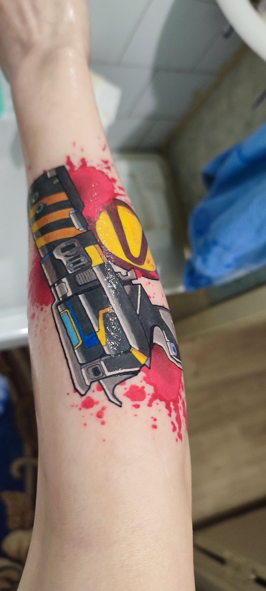 I'm now fully on alert for "your tattoo is your weapon in the apocalypse etc" tweets