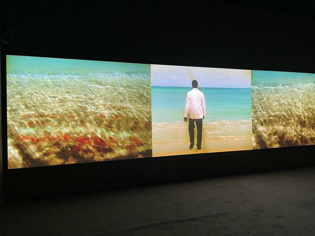 victoriamiro's tweet photo. Don't miss the landmark Tate Britain group exhibition #LifeBetweenIslands: Caribbean-British Art 1950s–Now. Featuring works by Isaac Julien (pictured), Njideka Akunyili Crosby, Chris Ofili, and more.
Closes tomorrow, Sunday 3 April: https://t.co/qWNJH5JF9F
@Tate @isaacjulien https://t.co/q3eJL4saQh