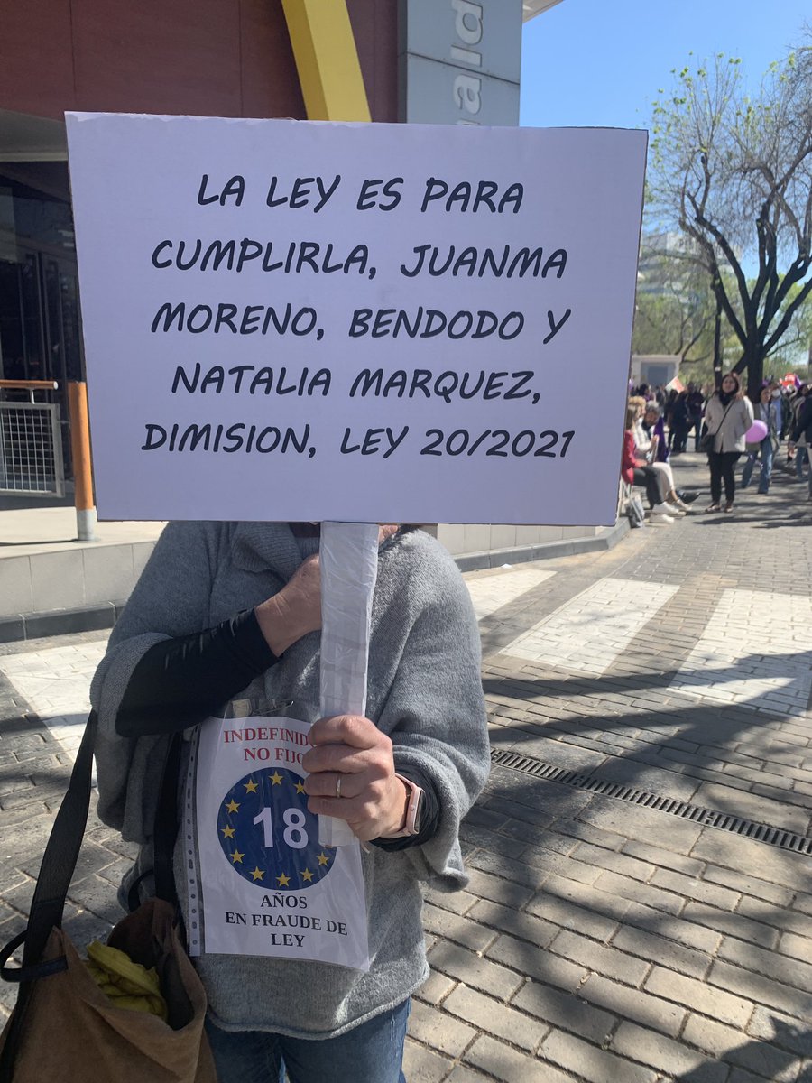 aplindf_rrss's tweet photo. En el #CongresoPP, gritando y cantando que #FijezaYa.
Sr. @FeijooGalicia, en su tierra también tenemos muchos compañeros y compañeras reclamando Justicia. No se haga el sordo como @JuanMa_Moreno https://t.co/dzCH7wT8TM