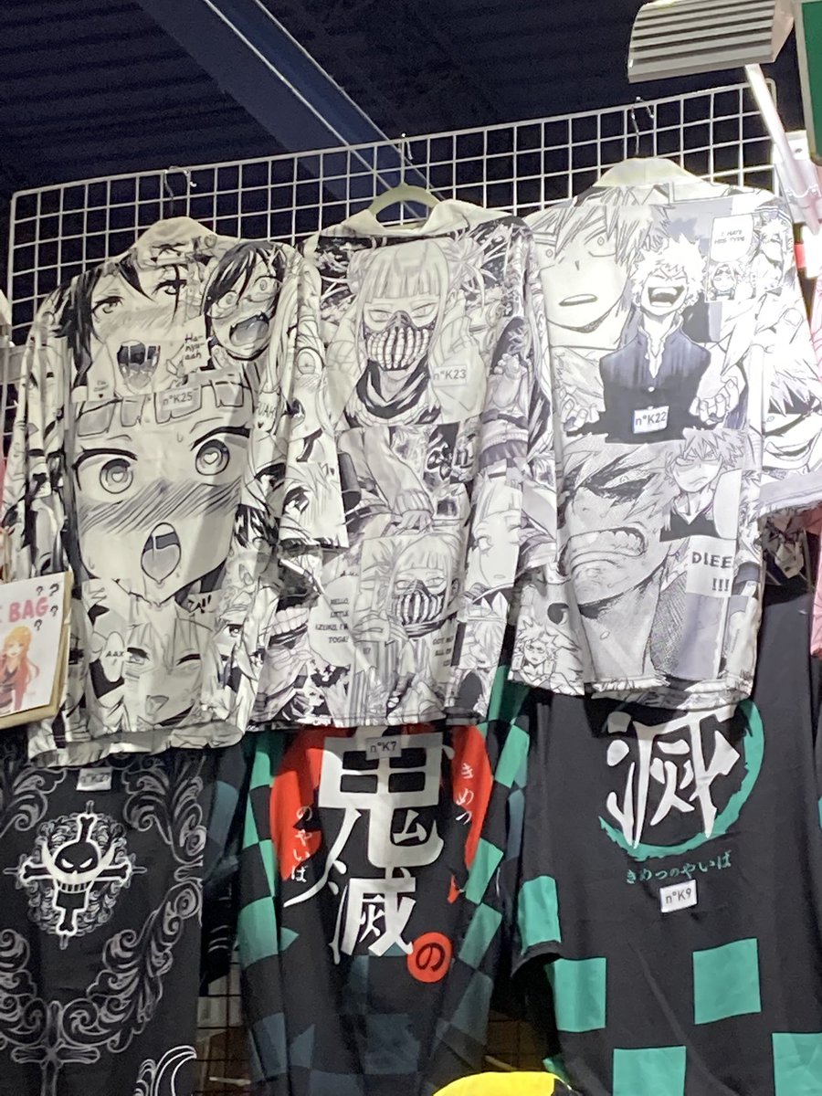 50 likes sur ce tweet je fous le pull interdit pendant notre conférence