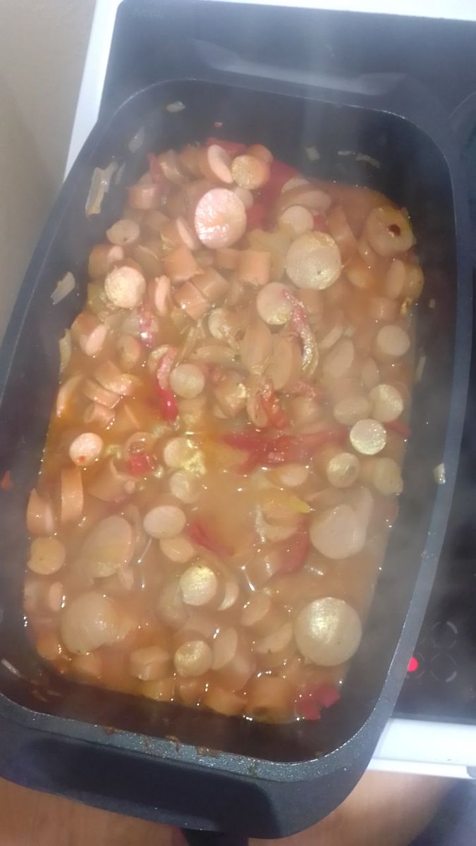 stinker08041457's tweet photo. Mein Würstchen Gulasch ist fertig https://t.co/gKmWMLtWOG