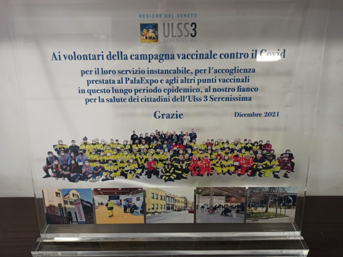 ProCivileSpinea's tweet photo. La Città Metropolitana di Venezia oggi ha consegnato un riconoscimento per i volontari delle 40 associazioni e gruppi che negli ultimi 2 anni hanno prestato servizio al #PalaExpo di #Marghera trasformato in centro vaccinale. https://t.co/cvngFTMxrG