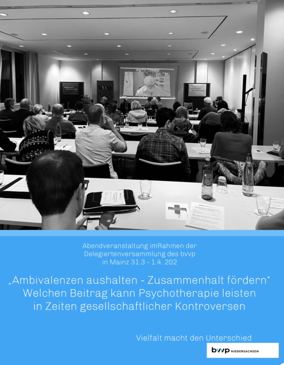Hier ein Einblick in eine unserer Abendveranstaltungen „Ambivalenzen aushalten - Zusammenhalt fördern”. 
.
.

#Bvvp #berufsverband #psychotherapie #gesundheitspolitik #psychotherapieausbildung #psychologiestudium #pia