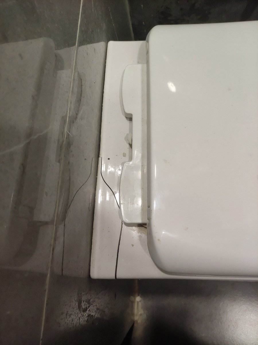 jdnarolia's tweet photo. @Cera_India i thought you guys are number one brand in sanitary ware brands of india . but after 3 month of installation this happens automatic cracked . what to do ? https://t.co/8eGUfP5oZe