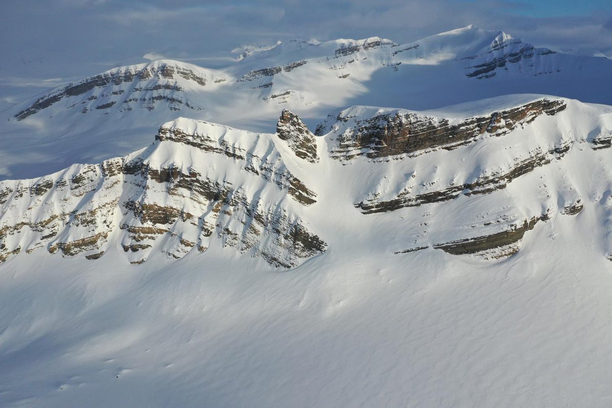 svalbox's tweet photo. #DOM of the day - Introducing the #Productustoppen digital model!

Interact with the #Svalbox model here: https://t.co/T2jkVuAysX 

 #DigitalGeology #Arctic #Svalbard https://t.co/F6YhXQ55y7