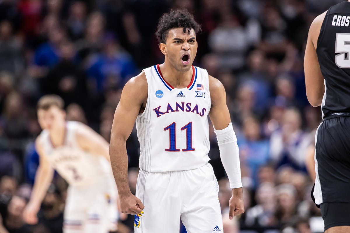 RockChalkWorld's tweet photo. Final Four gameday! Beat Villanova! Rock chalk! https://t.co/ovmVhAHH6e