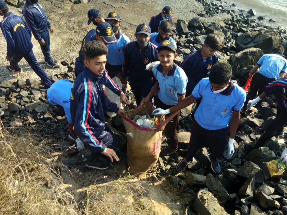 NccCadets1's tweet photo. #  PUNEET SAGAR 02 APR 22   02 PI Staff, 01 ANO &amp; 45 Cdts of  6 Guj NU NCC undertook Waterfront cleanup near Luni &amp; Kuvay Villages. A total of 5 Kg  non-biodegradable waste was collected &amp; handed over to Civic  Authorities.
@DefencePRO_Guj
@HQ_DG_NCC
@jitu_vaghani
@Bhupendrabjp https://t.co/GN27JQMror