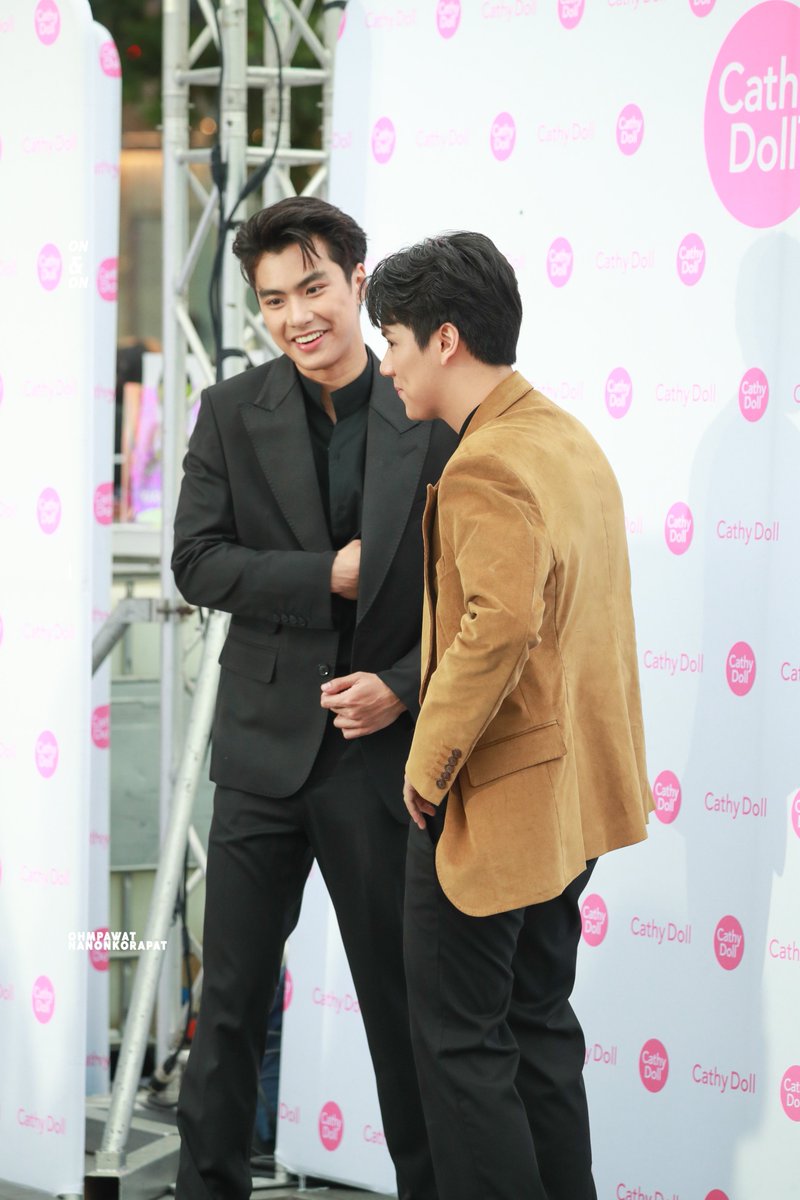 OnAndOn_ON's tweet photo. 020422 #CathyDollGrandLaunch2022 #ohmnanon #โอมนนน #ohmpawat #mynameisnanon #CathyDoll10YearCelebration

มีการลองอีกที รอบนี้เขายิ้มอะ ถือว่าสำเร็จมั้ยนะ 😜☺️💚❤️ https://t.co/eHJAxqF11C