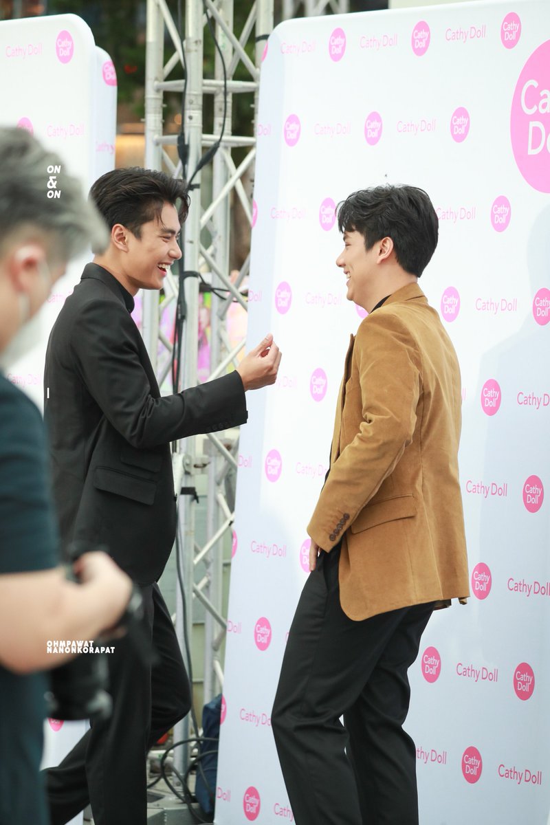 OnAndOn_ON's tweet photo. 020422 #CathyDollGrandLaunch2022 #ohmnanon #โอมนนน #ohmpawat #mynameisnanon #CathyDoll10YearCelebration

มีการลองอีกที รอบนี้เขายิ้มอะ ถือว่าสำเร็จมั้ยนะ 😜☺️💚❤️ https://t.co/eHJAxqF11C
