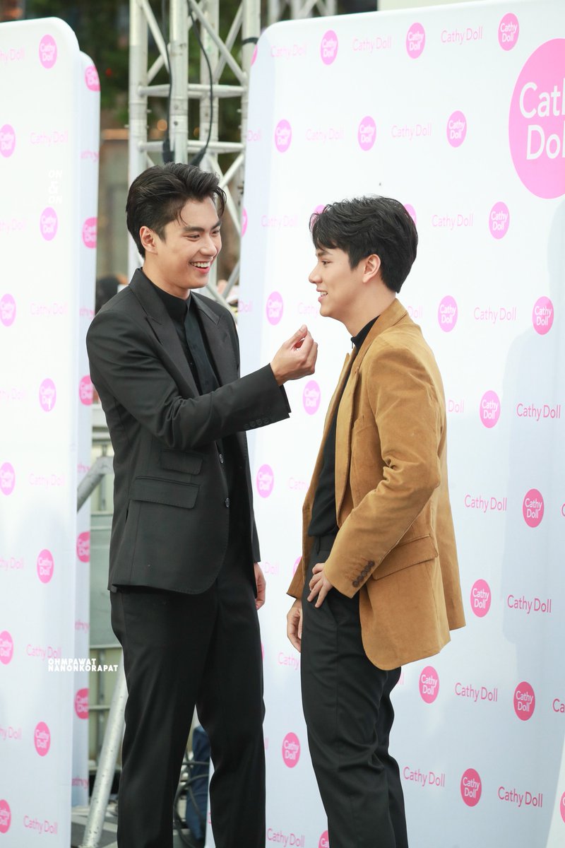 OnAndOn_ON's tweet photo. 020422 #CathyDollGrandLaunch2022 #ohmnanon #โอมนนน #ohmpawat #mynameisnanon #CathyDoll10YearCelebration

มีการลองอีกที รอบนี้เขายิ้มอะ ถือว่าสำเร็จมั้ยนะ 😜☺️💚❤️ https://t.co/eHJAxqF11C