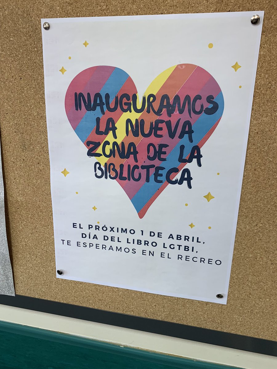 IESCopernico's tweet image. Inauguramos nuestra estantería arcoíris en la Biblioteca de manos de la profesora @avanecarazo y del departamento de Lengua y acompañados por @laplumaparla. Construyendo la @coperteca, nuestra biblioteca inclusiva.