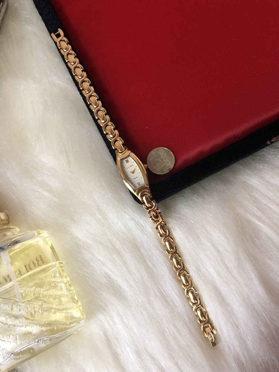 al_saat's tweet photo. Almera Vintage 💛 https://t.co/7biHzMnbd5