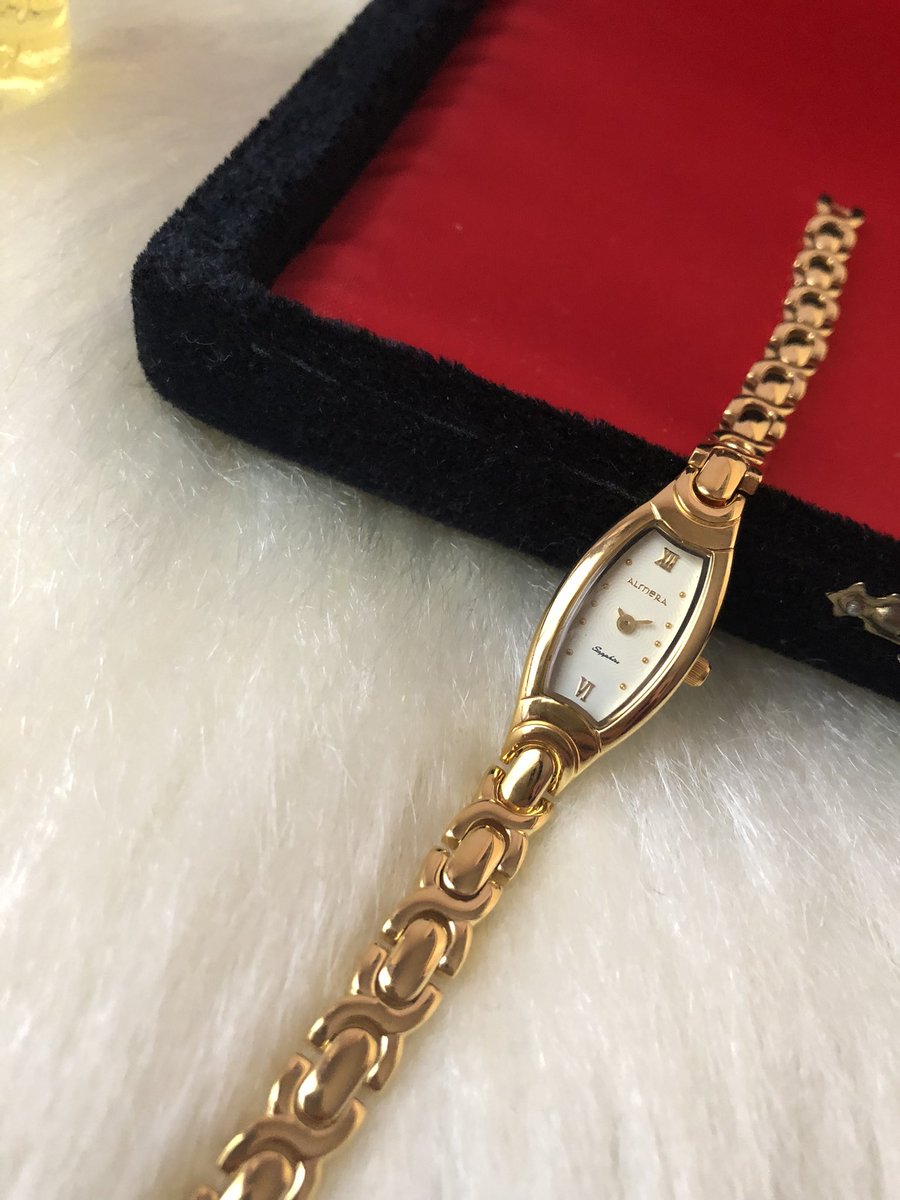 al_saat's tweet photo. Almera Vintage 💛 https://t.co/7biHzMnbd5