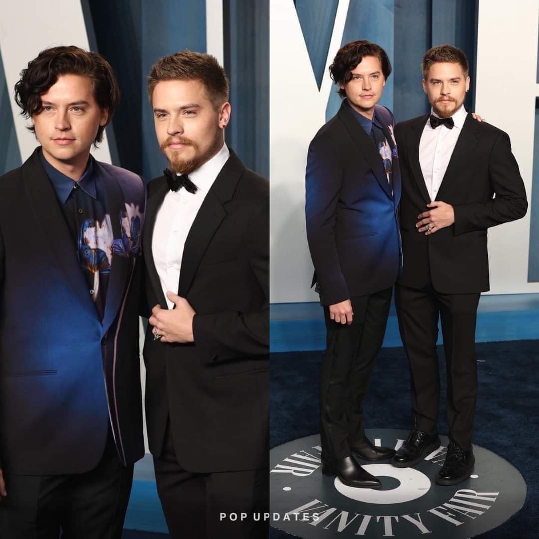 sprousetwinsph's tweet photo. These actual identical twins look more different than most gay couples https://t.co/nTjgLB9e0g