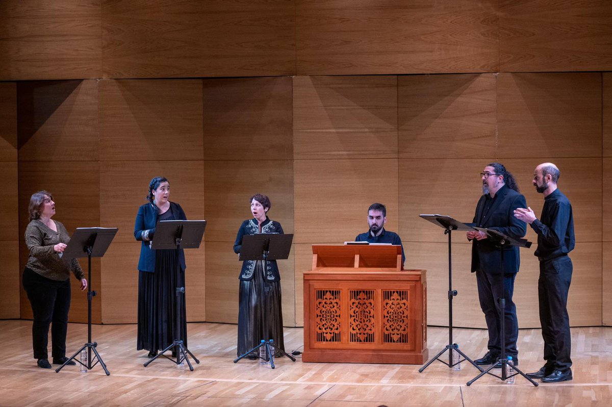 FemasSevilla's tweet photo. Hoy, @a5vocalensemble brillaron sobre las tablas del Espacio Turina. https://t.co/WNBHRlpUUh