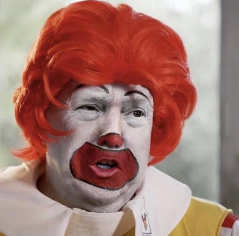 @CirclesSpinning @yvonnecody1326 @Fromfarfaraway2 Another clown in the circus