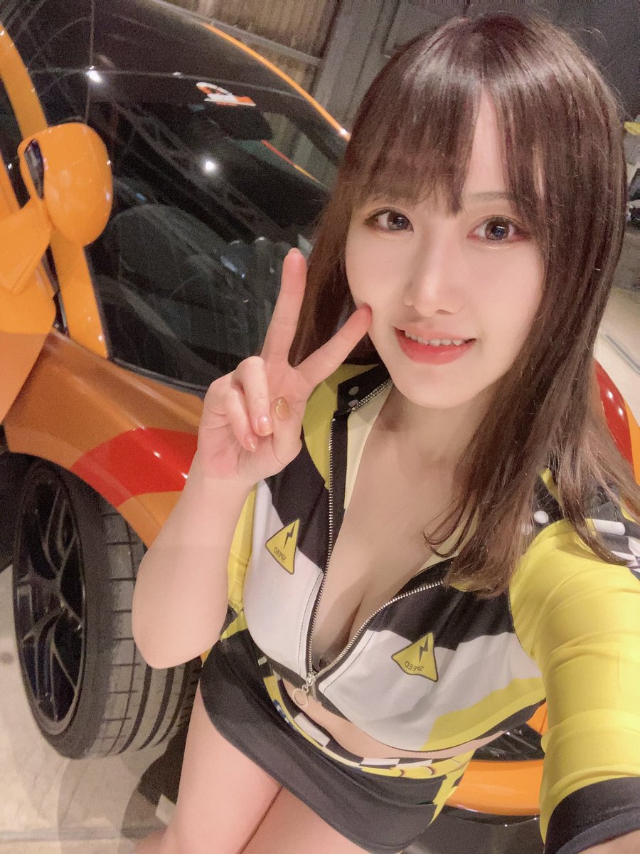 noranyanko001's tweet photo. お友達のコスプレイヤーちゃんがスーパーなクルマで撮影したいと😊
川原社長にお願いしました🥺
#firstgarage
#firstracing
#鳥海かう
#コスプレイヤー https://t.co/8t6wD0D9Ra