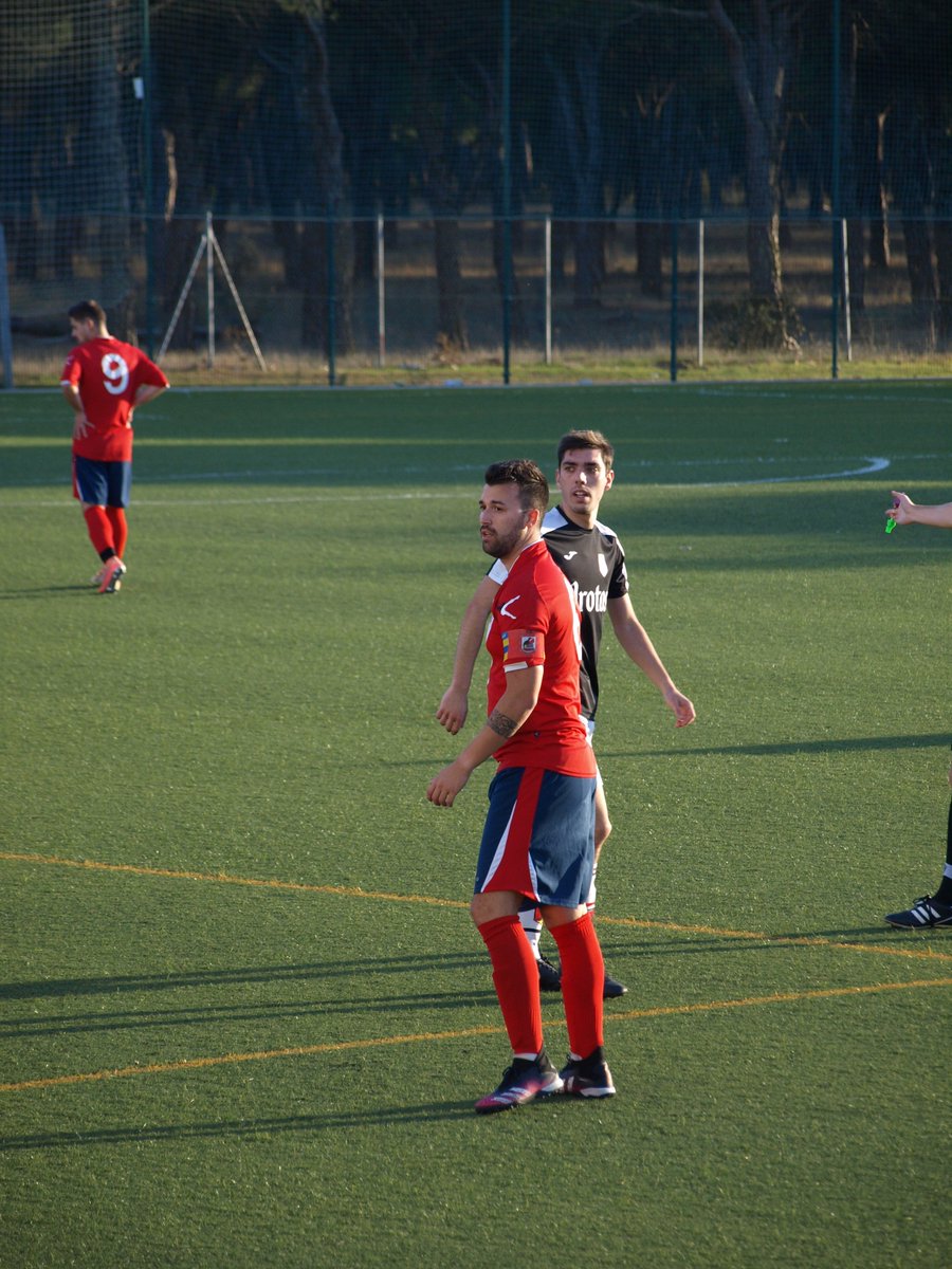 villadesimancas's tweet photo. Nuestro Aficionado B vuelve a verse las caras contra el @CDAtPenafiel, esta vez en la fase de permanencia.

Esta tarde, desde las 16.30h, una nueva batalla por salvarse de la quema. ¡Vamos a por la primera victoria! 👊🏼⚽

📱 Podrás seguirlo a través de nuestras RRSS

#JUNTOS 🤜🏼🤛🏼 https://t.co/OmHzd6JFpz