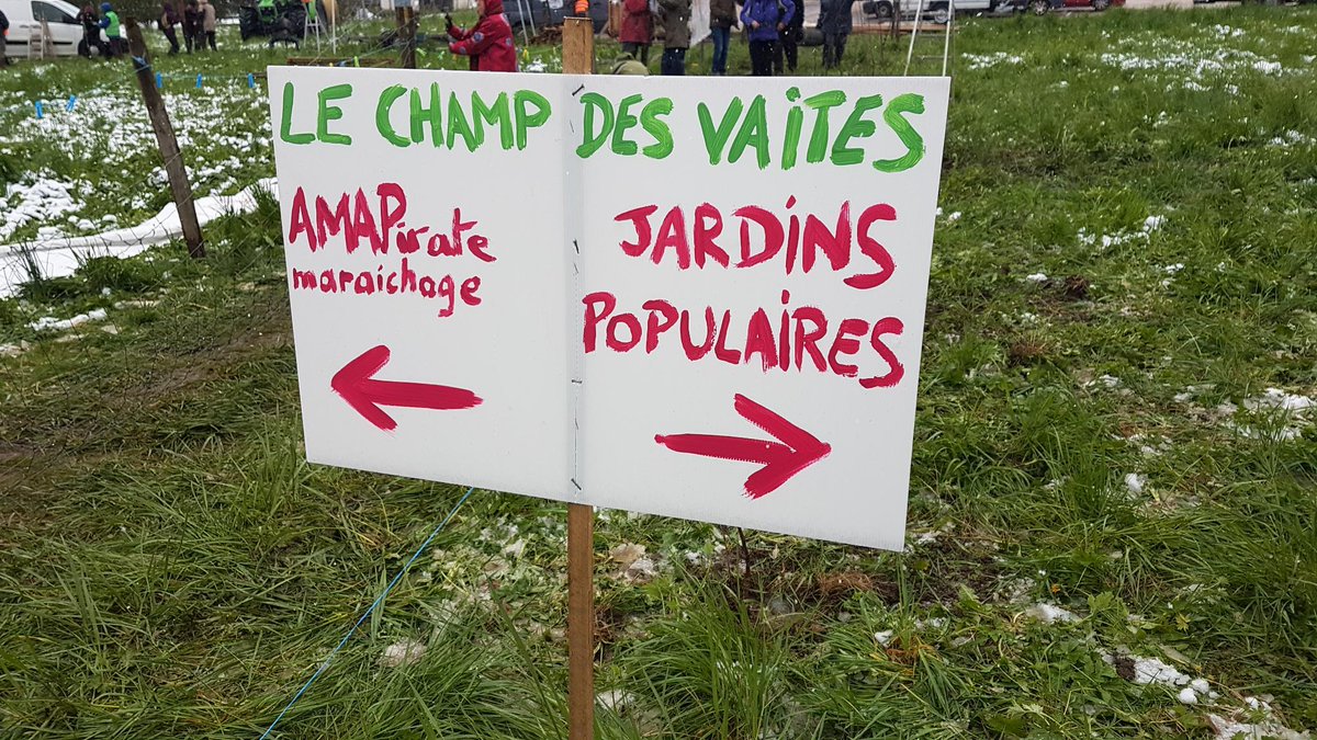 lessoulevements's tweet photo. Aux @JardinsVaites à Besançon 400 personnes sont en train de reprendre la terre et de la cultiver pour la protéger du bétonnage ! 

Amap-pirate, assemblée des jardins, visite du quartier et travaux agricoles, y en a pour tout les gouts, rejoignons les donc ! https://t.co/doDtC1hDTW