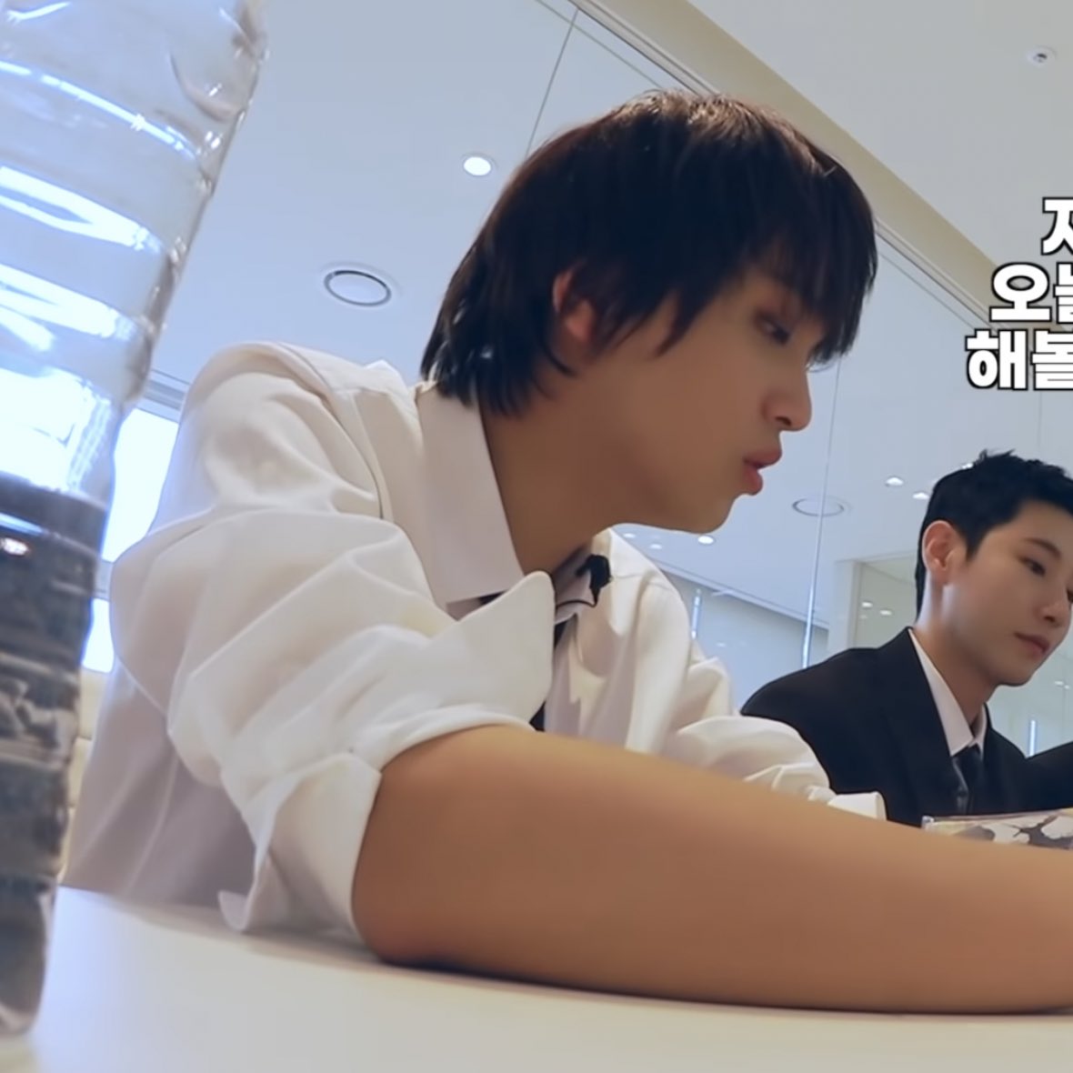 haechan looks so good HELLO