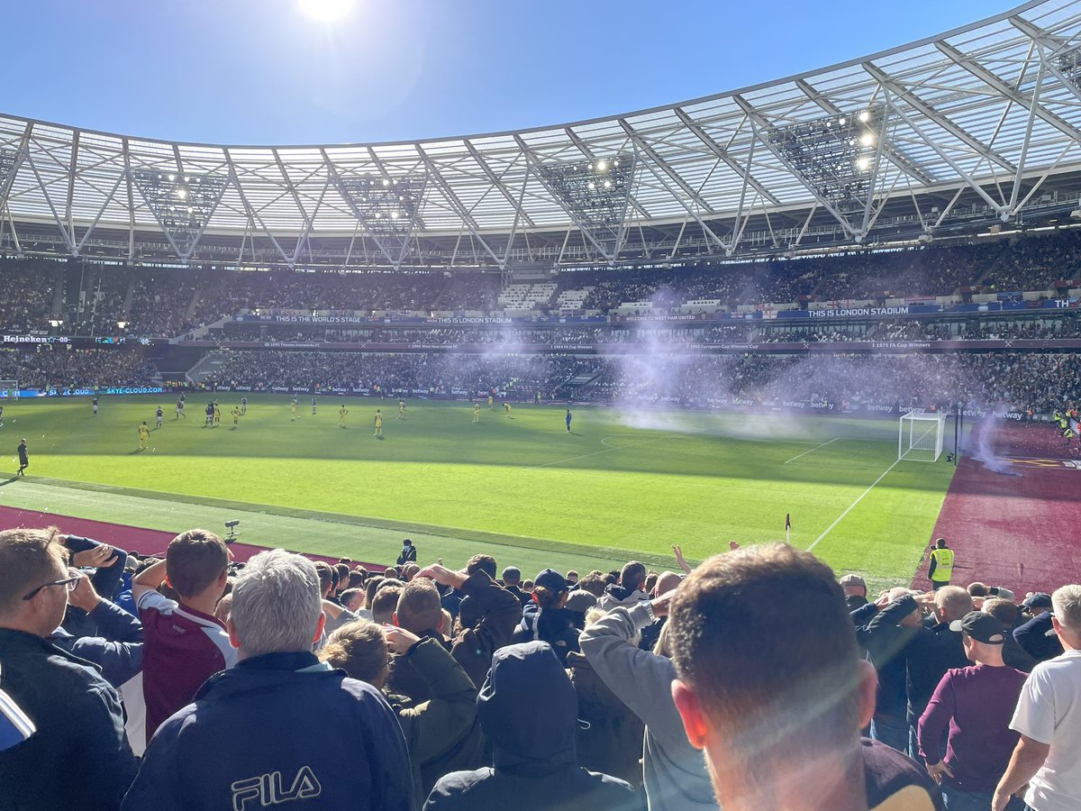 BenWilliams1994's tweet photo. @WestHamTickets 1 spare ticket tomorrow area 141 row 18 https://t.co/lmUB5d8Tr4