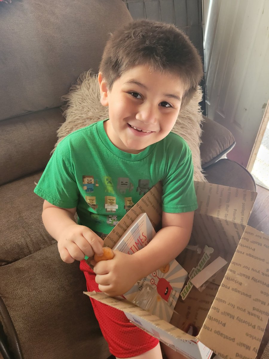 brittaboo84's tweet photo. Allister got hid @Laugh4APurpose #Basketsofhope!! We are go grateful for you! He has already stashed his toys in his spots that he knows he can go when he's needing a break. You are amazing and I cannot wait to dive into the book! To everyone that has donated, thank you! https://t.co/c9LPJKSAER