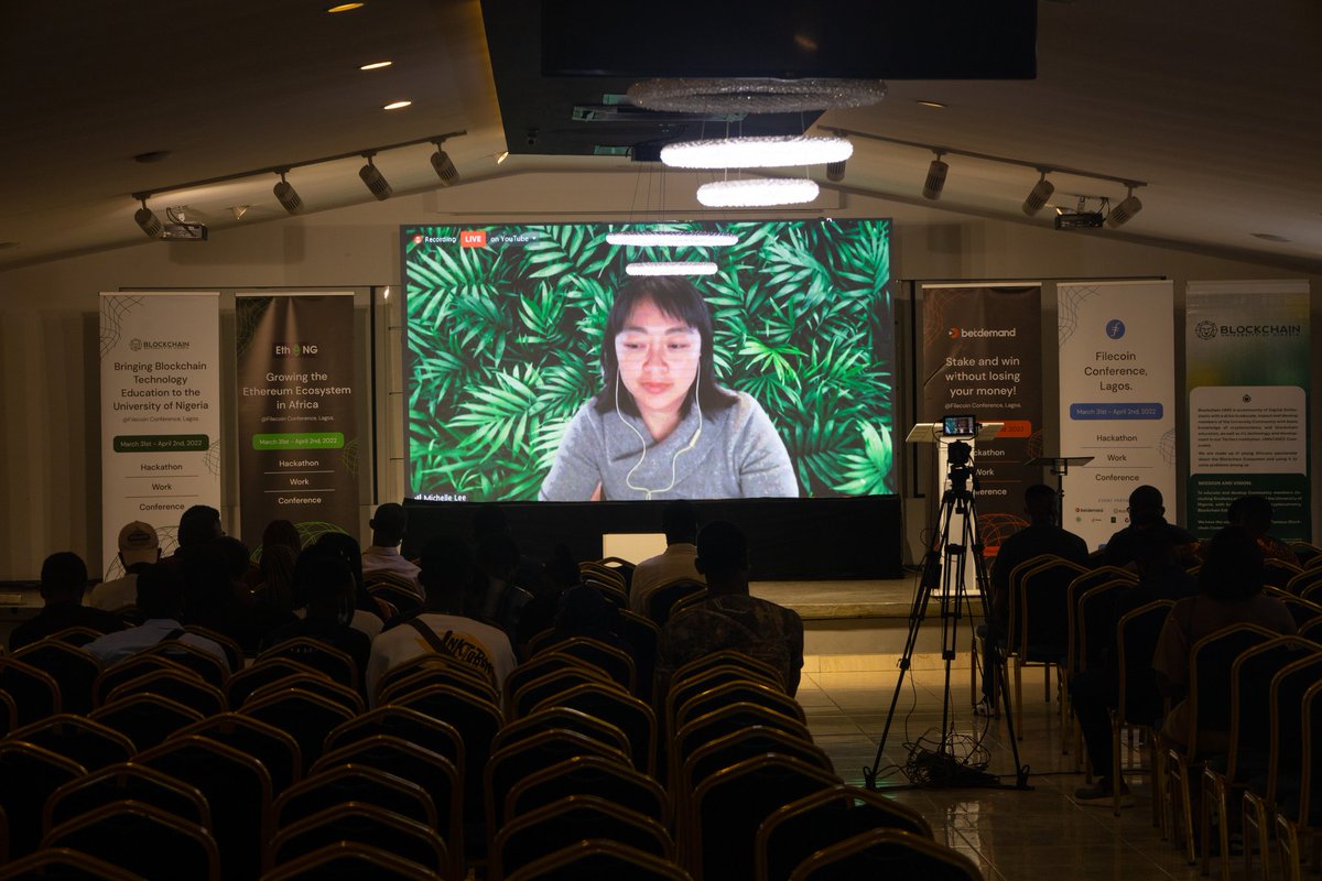 EthereumNigeria's tweet photo. Rule number 5 of the Meterverse:
THE METAVERSE IS HARDWARE-INDEPENDENT.
#FilecoinConferenceLagos 🇳🇬 #BuildWithFilecoin #HackWithFilecoin #Meterverse https://t.co/lfNIDQmfAr https://t.co/dFFImbwc3t