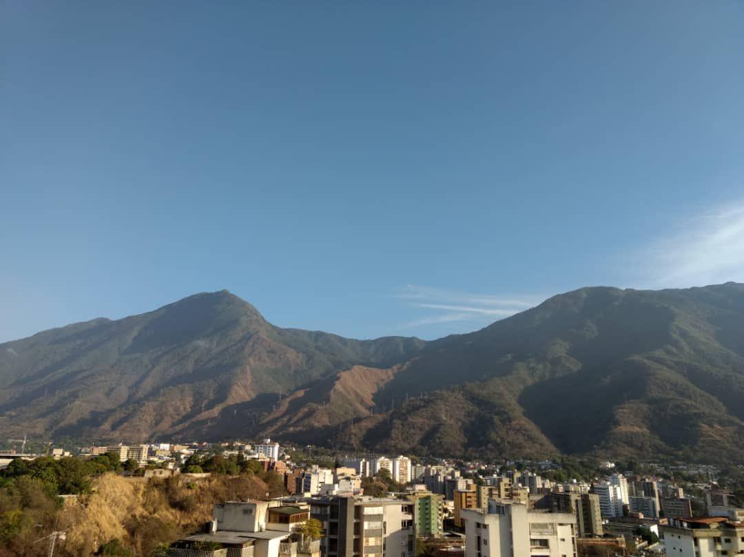 gustavopierral's tweet photo. Buenos días Juventud !!! Un Buen Sabado para ti y todos en casa. Gracias a Dios por este nuevo día . Buen fin de semana !!! https://t.co/gbZUE7U7b3