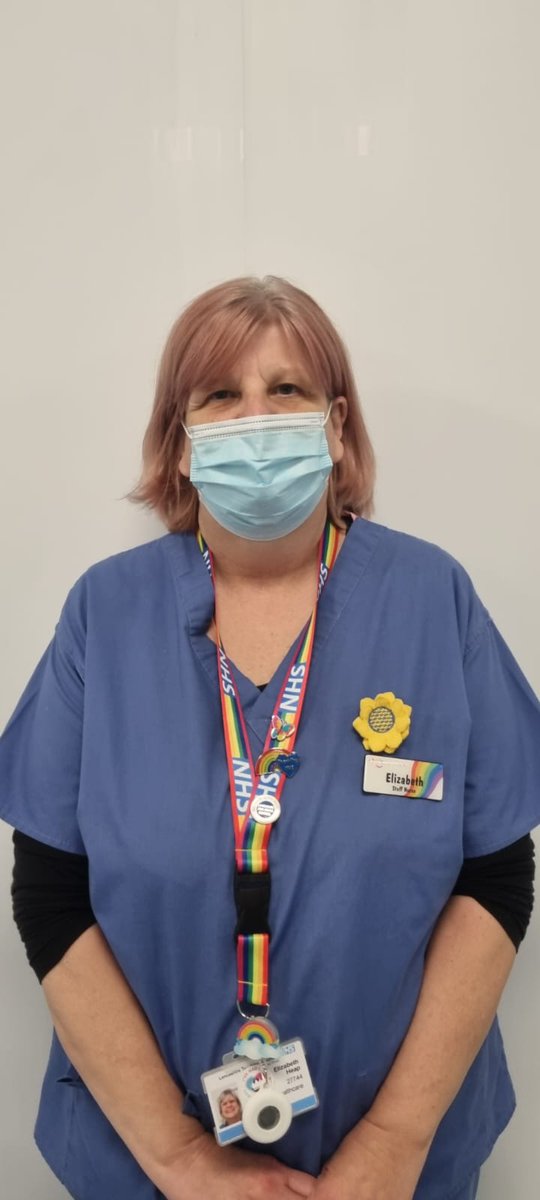 StJohnsandCDH's tweet photo. The Team have raised over £150 through our Liz making Sunflower badges, to support sending aid to the Ukraine. 🌻🌻🌻

We have also donated the items the refugees need by sending to International Aid 💗💗
@LancsHospitals @judypendlebury @NurseDotRachel @kbaines456 https://t.co/r0aCBECyUH