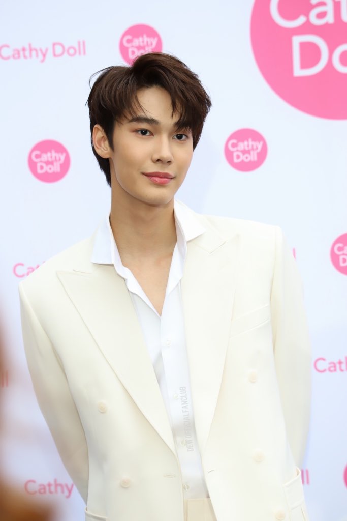 Dewjsu_club's tweet photo. เจ��าสำนักหล่อมากกกกก 💖🤍💖🤍

#CathyDoll10YearCelebration 
#dew_jsu @dew_jsu https://t.co/sZtEBDMw4C