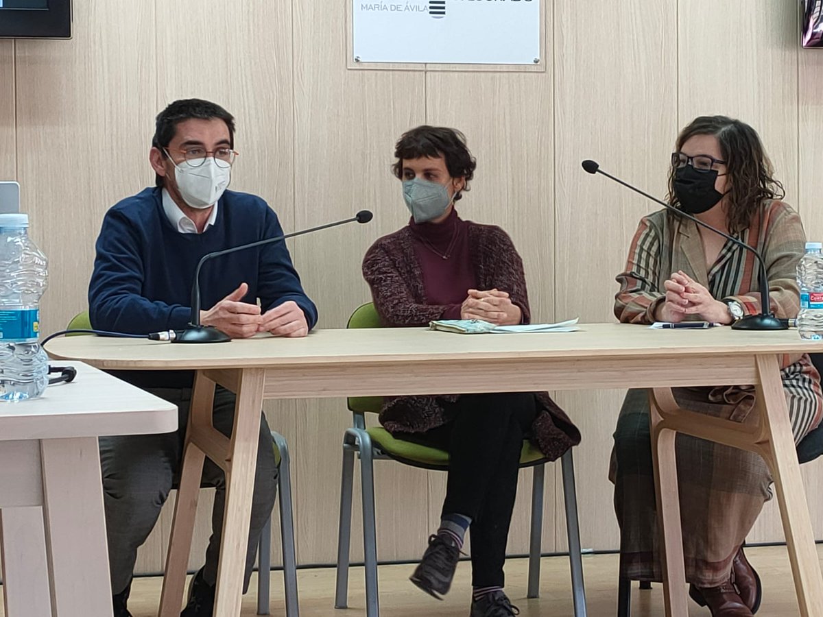 AragonVoluntari's tweet photo. Las mañanas de sábado parecen menos sábado hablando de #APS #solidaridad #voluntariado #redaps @unizar @_usj_ @salesianosZAR https://t.co/oqjMLBONJC