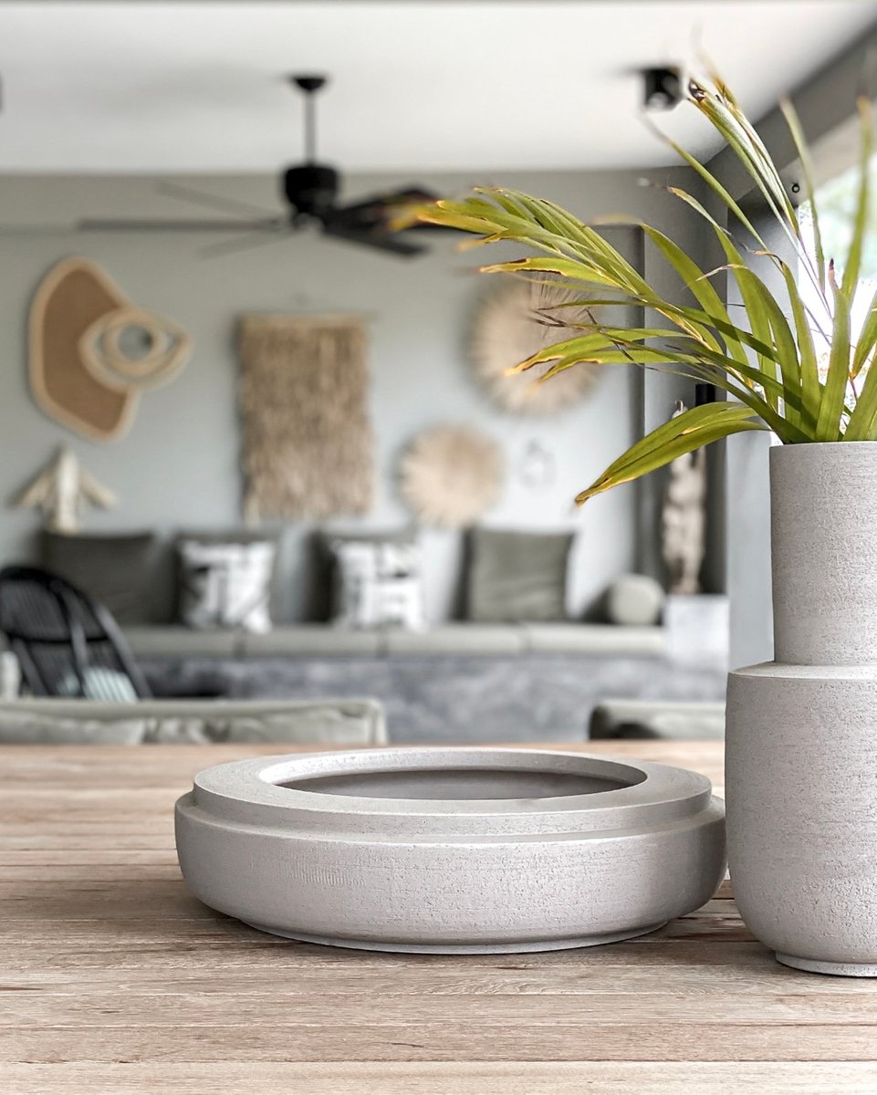 Now it's time to sort and edit the photos from the photoshoot I did at @pietboonbonaire.

And look are these beautiful vases by Serax from @studiopietboon