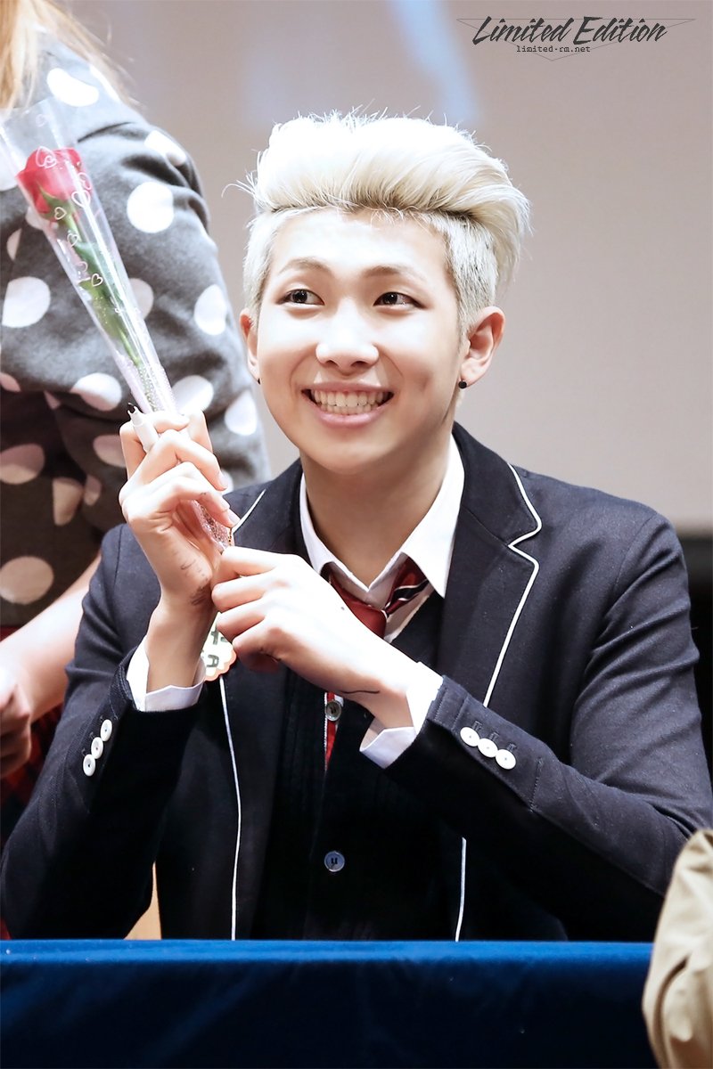knjovertheyears's tweet photo. 🌟 140402 | namjoon today 8 years ago at BTS's fansign in Pyeongchon🥺. https://t.co/LKSS69yBEX