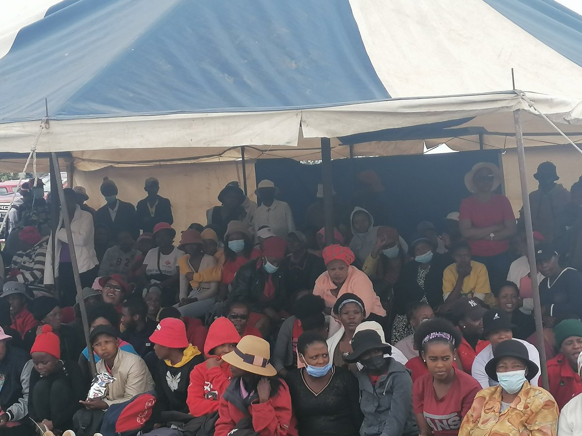 cheba_ts's tweet photo. #HolisaDC
Kajeno, tse khubelu li robellane sa monamane oa khomo Lekokoaneng, sebokeng sa lebatooa la Thupa-Kubu #26. Thehang mekhanya le tle le bone pholoso eo Jehova Molimo O tla re etsetsa eona. https://t.co/Uj7wfv8v8E