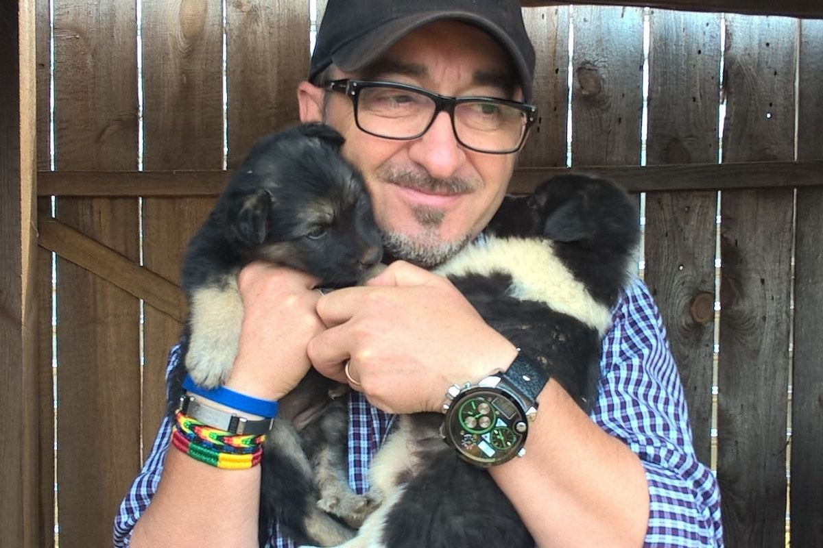 #AndreaCisternino

Il mezzo con gli aiuti #Enpa e <a href="/SIOItweet/">SIOI UNA ITALY</a> per animali e persone è in marcia verso il rifugio Kj2 di #Kiev. Ultimi difficili chilometri. 🤞🏻Seguiranno aggiornamenti.