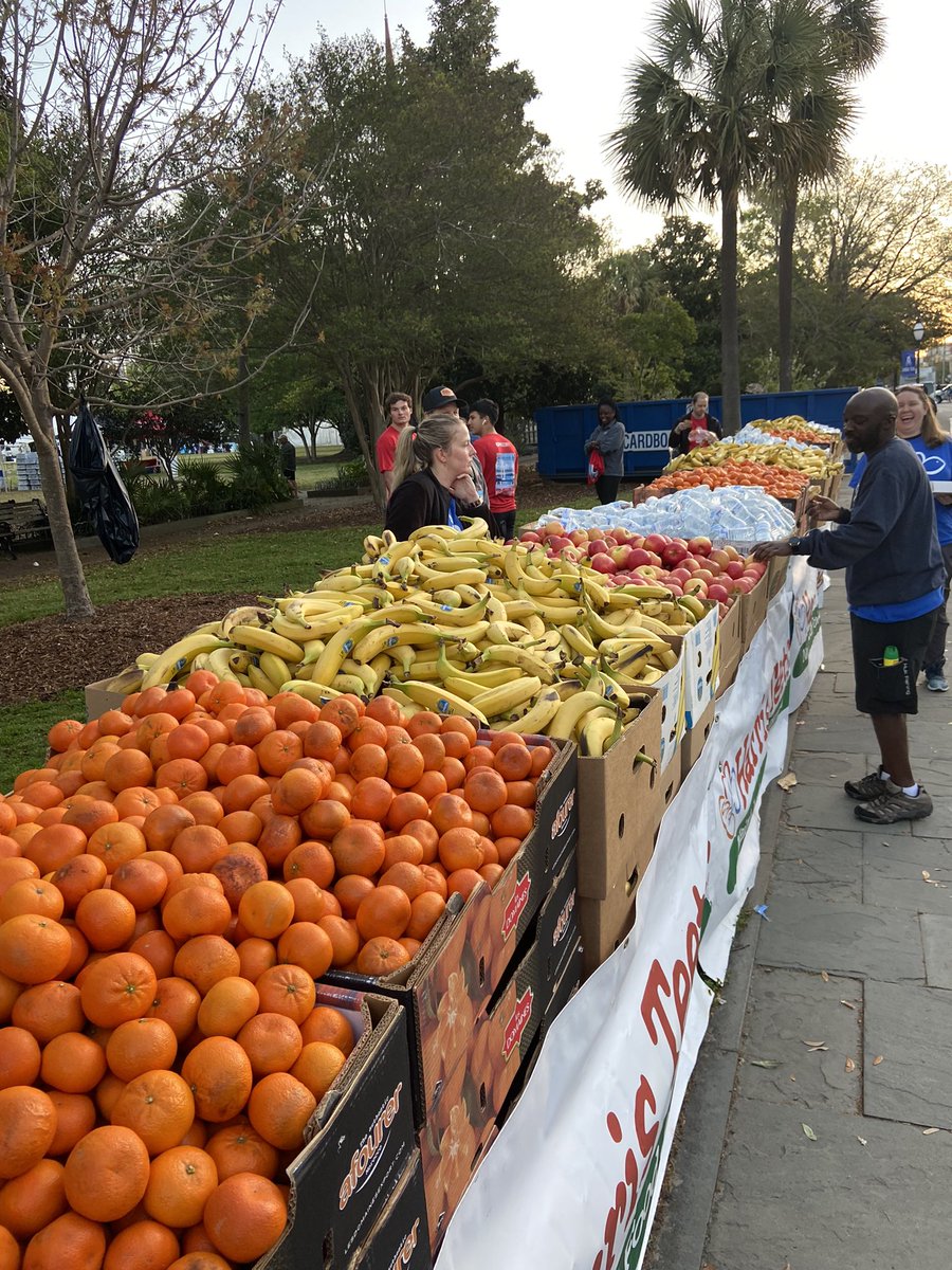 NickReaganLive5's tweet photo. Look at all this fruit! #cooperriverbridgerun #live5bridgerun @Live5News https://t.co/T60GxZPa88
