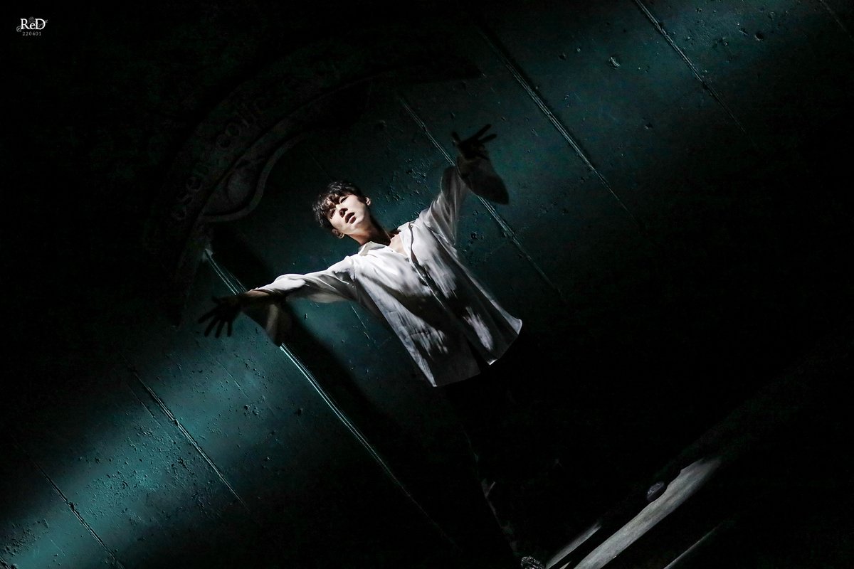Re__D__pic's tweet photo. 220401 연극 비클래스 스페셜 커튼콜 - 졸업공연
치아키役｜한선천 배우님

#비클래스 #한선천 https://t.co/dMRUQuCakC