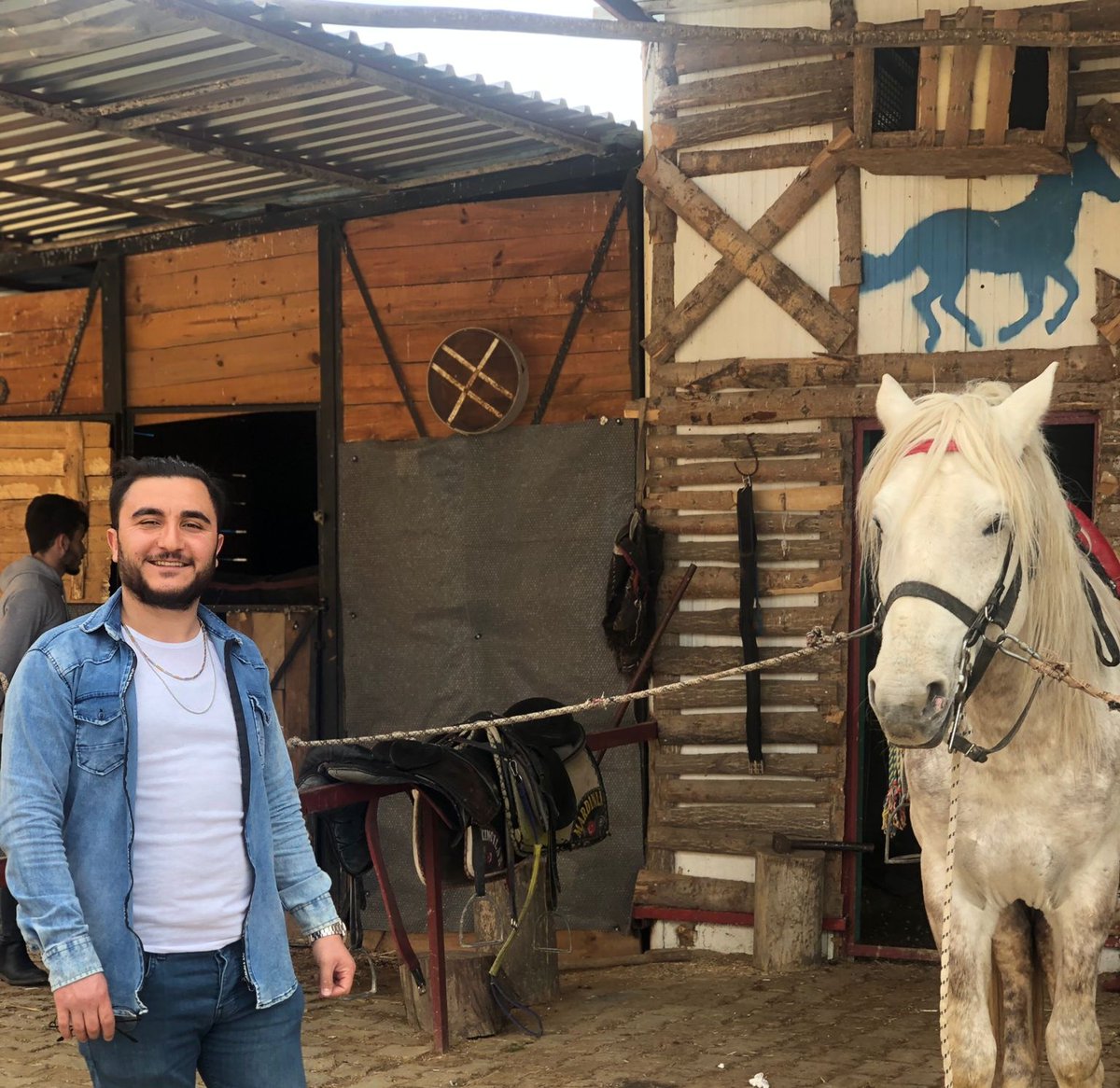 İnsanın insanlardan kaçışıdır, hayvan sevgisi. Aziz Nesin