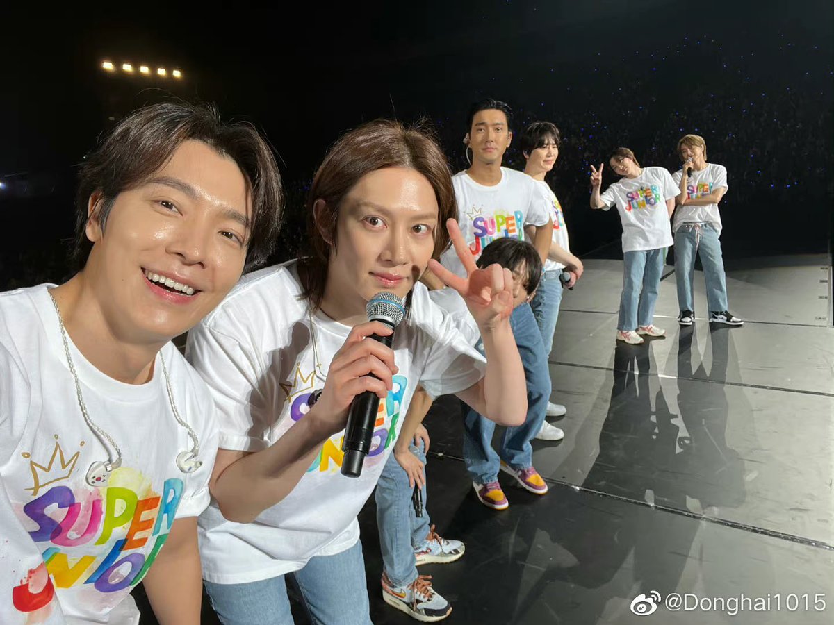 elf_hasu's tweet photo. Wo men hen xiang ni men ! :) #동해 weibo 220402 https://t.co/cGgfCOUJaA