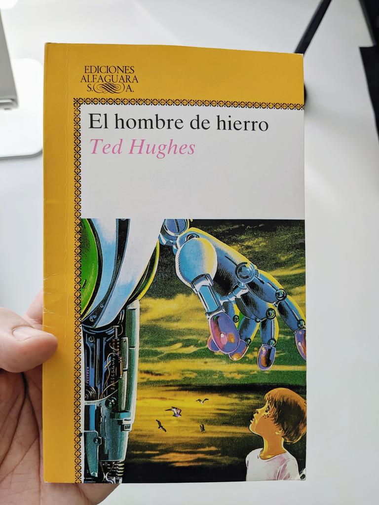 El libro que "me voló la cabeza" cuando lo leí de pequeño y me llevó a querer ser ilustrador/autor de libros infantiles. "El hombre de hierro" de Ted Hughes (nada que ver con el Ironman de Marvel)
#InternationalChildrensBookDay #DiaInternacionalDelLibroInfantil
#illustration