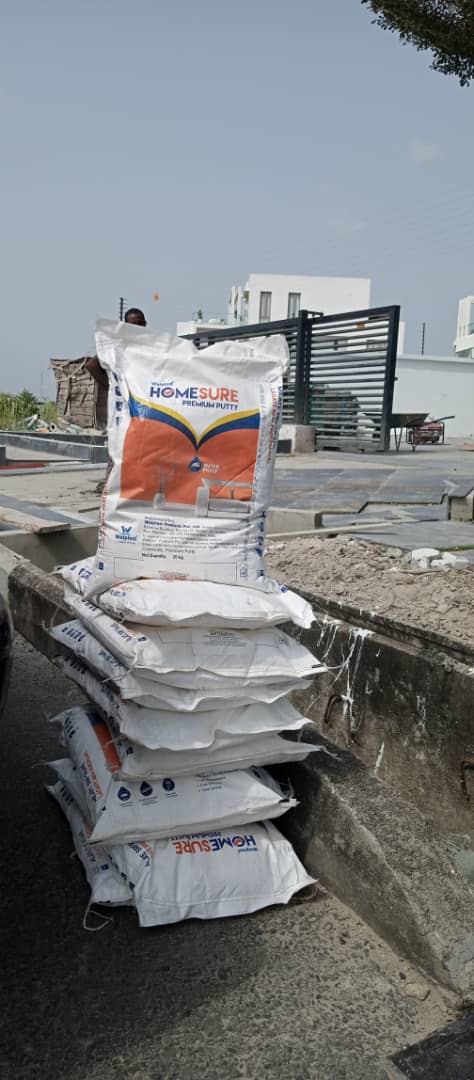 Tritonicl's tweet photo. Walplast has a waterproof putty used in areas where damp rising is abundant... These bags of Walplast Premium putty was taken at Pinnok Estate, Lekki, Lagos https://t.co/qzjsZCXtAa