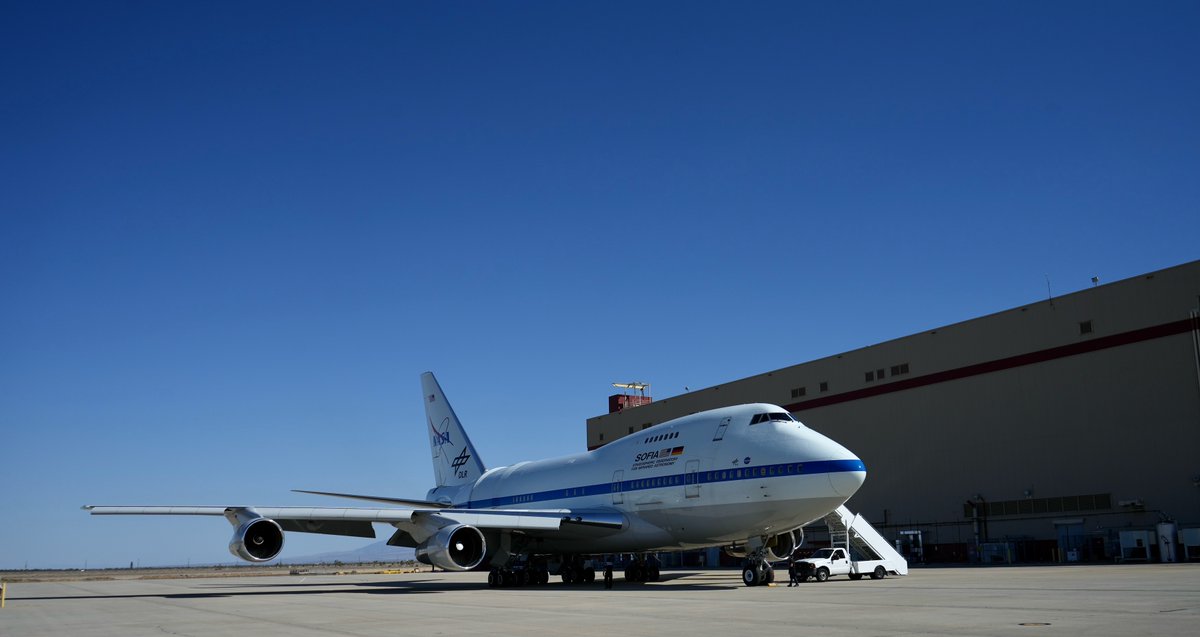 SOFIA_DSI's tweet photo. 11 hours later back home in Palmdale California
@SOFIAtelescope @DLR_en @Uni_Stuttgart @UniStuttgartIRS @NuevoPudahuel @AlemaniaenCL https://t.co/zBYs2luZYh