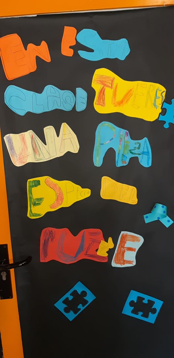 Marisol76795358's tweet photo. "En esta clase tú eres una pieza especial del puzzle"💙💙💙#DiaMundialAutismo https://t.co/NHIByANEHa