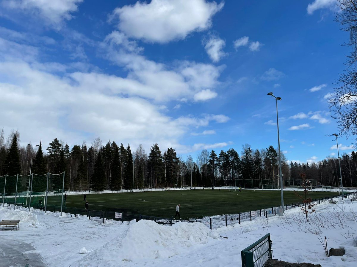 NoPS_05's tweet photo. Toivottavasti tämä asia jollain aikavälillä korjaantuu. Vähintä mitä @Nokiankaupunki voisitte nyt heti tehdä, olisi laittaa Menkala harjoitus-ja pelikuntoon. Sen tämän kylän 1000 harrastajaa ansaitsevat. Kuten kuvasta näkyy, niin ihmeitä se ei vaatisi. Tahtoa kylläkin. https://t.co/36K1lnEdF1