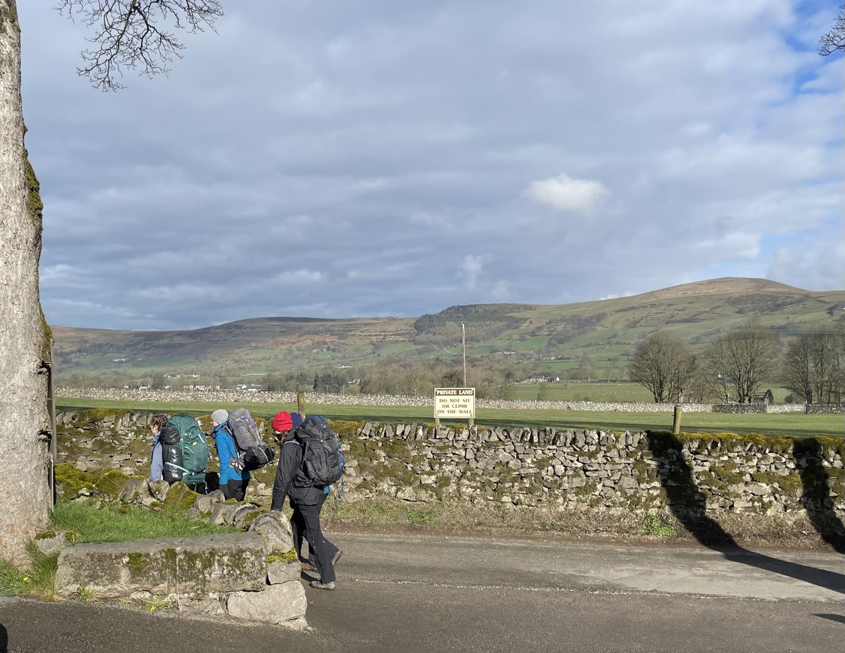 ChallengeEx's tweet image. We’re in the Peak District for the next 3 days on a Silver practice. It’s cold but check out that sky
